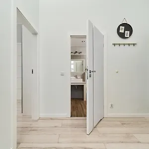 Architektow Avenue Free Parking By Renters Apartament
